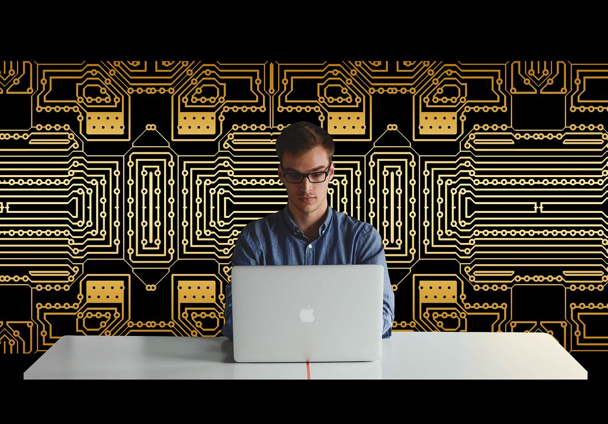 ¿Tu empresa utiliza la inteligencia artificial? Mira estas recomendaciones legales