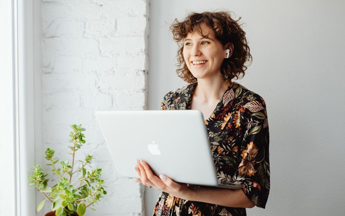 ¿Qué aspectos legales debe incluir la web de una empresa?